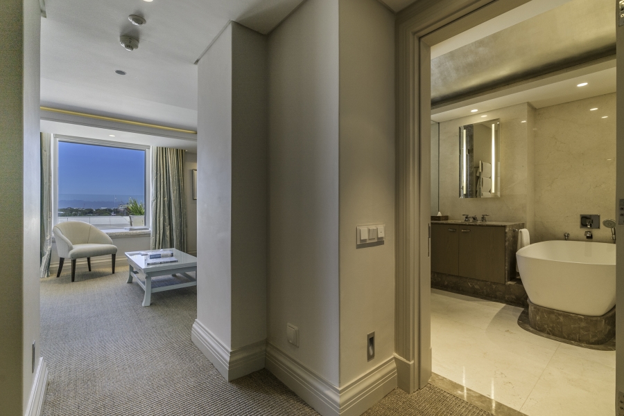 5 Bedroom Property for Sale in Mouille Point Western Cape